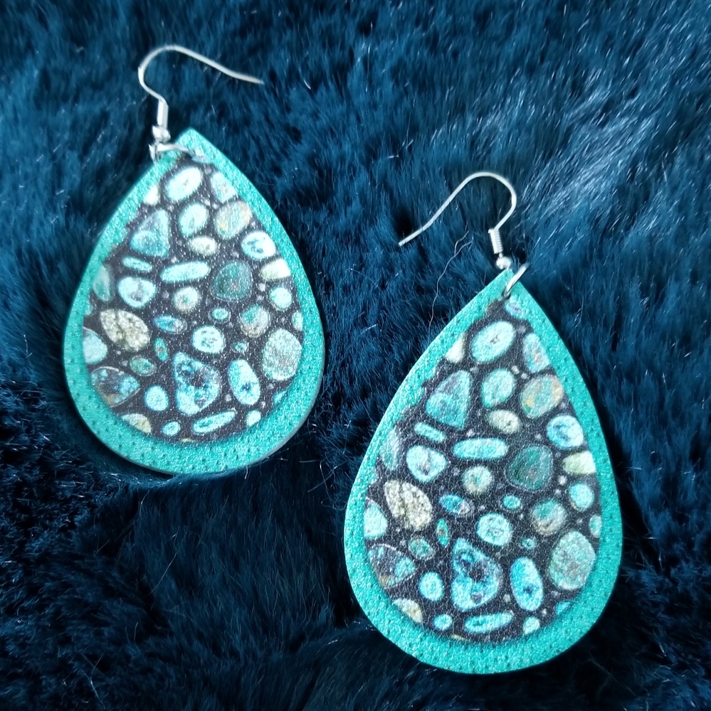 WATERPROOF DANGLE EARRINGS